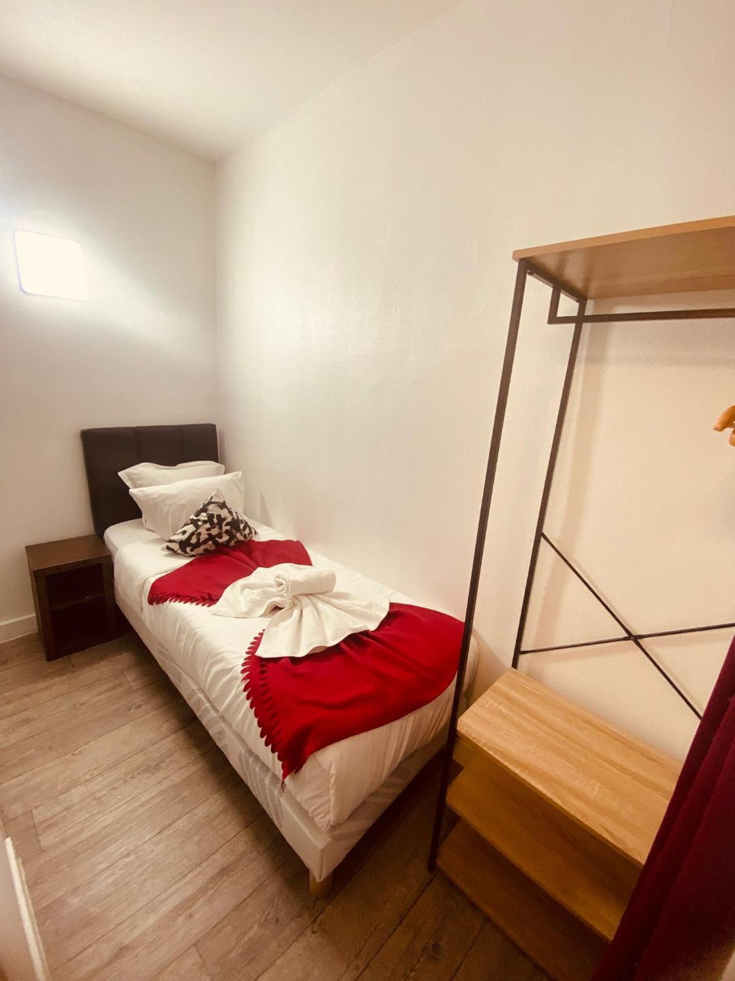 Hotel Louvain Paris Bilik gambar